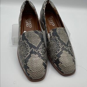 Franco Sarto Carlina, Rocco’s Gray Snakeskin Pattern Loafers, size 5 NEW